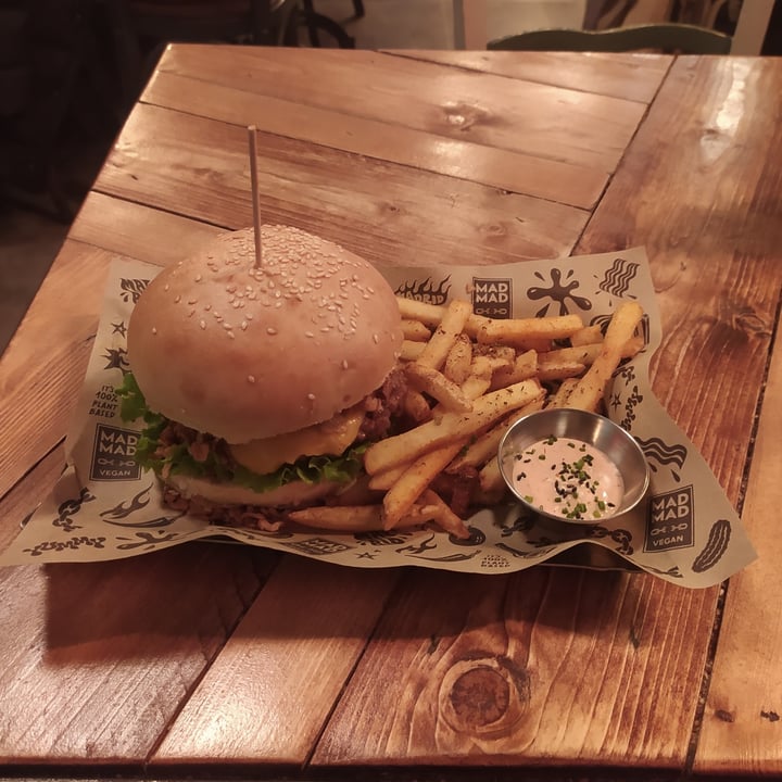 photo of Mad Mad Vegan Beyond burger shared by @rhettiam on  23 Dec 2022 - review
