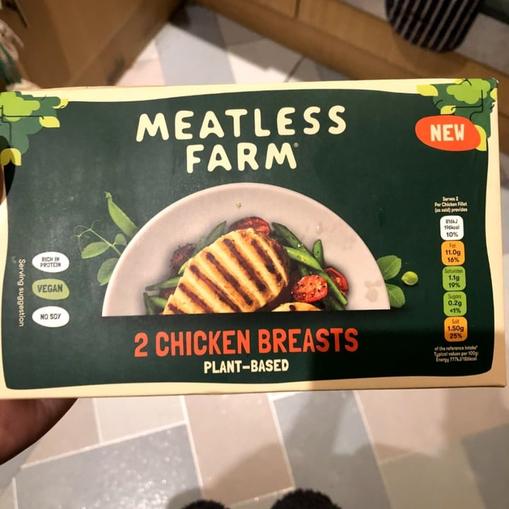 photo of Meatless Farm 2 Chicken Breasts shared by @laurenmitchell on  28 Feb 2023 - review