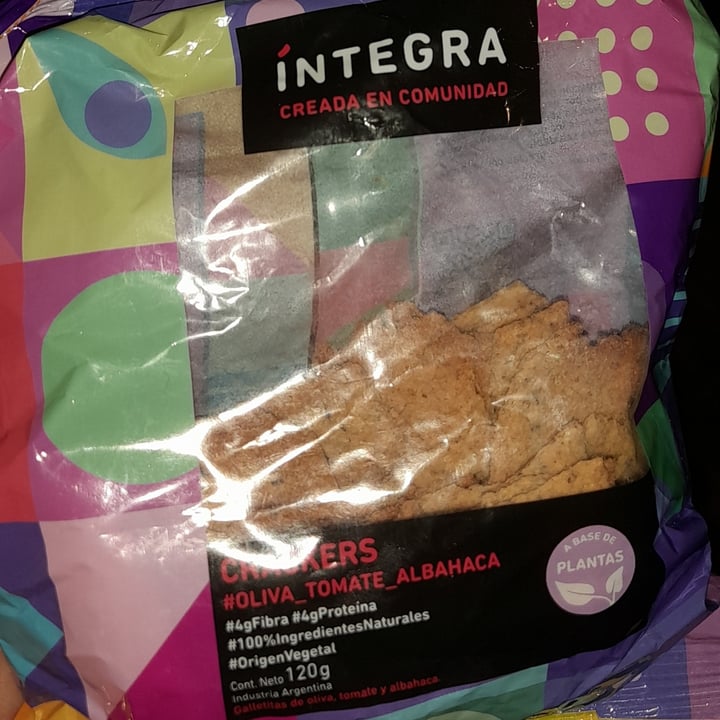 photo of Integra Crackera De Oliva Tomate Y Albahaca shared by @liberacionanimal on  21 Feb 2023 - review