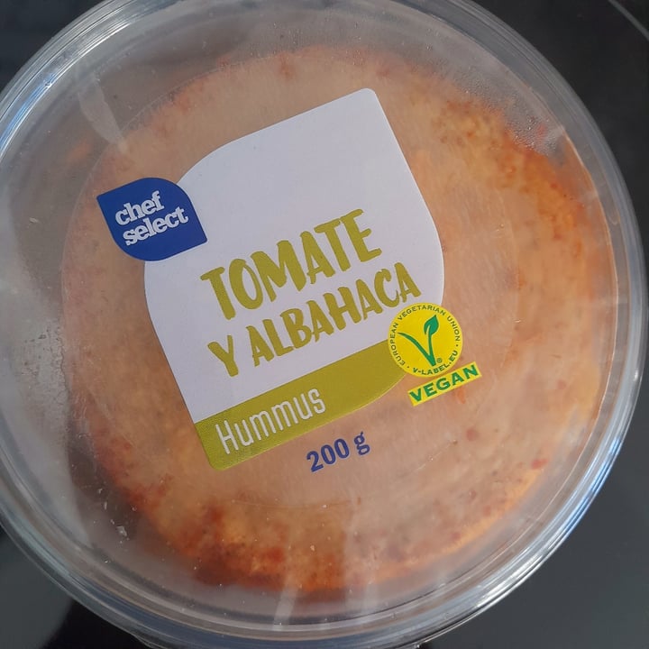 photo of Chef Select Hummus Tomate y Albahaca shared by @danielgl on  24 Apr 2023 - review