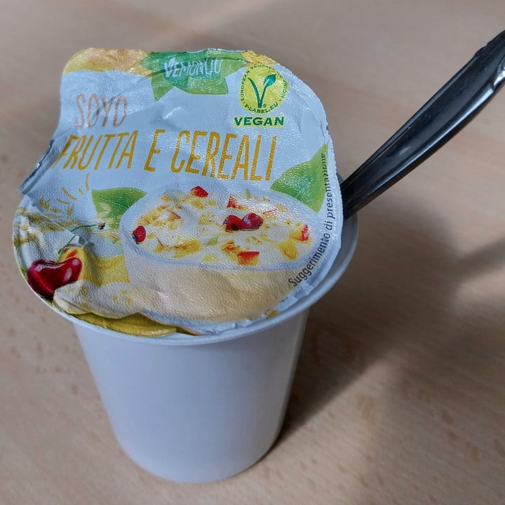 photo of Vemondo Yogurt cereali e frutta shared by @pupaveg on  13 May 2023 - review