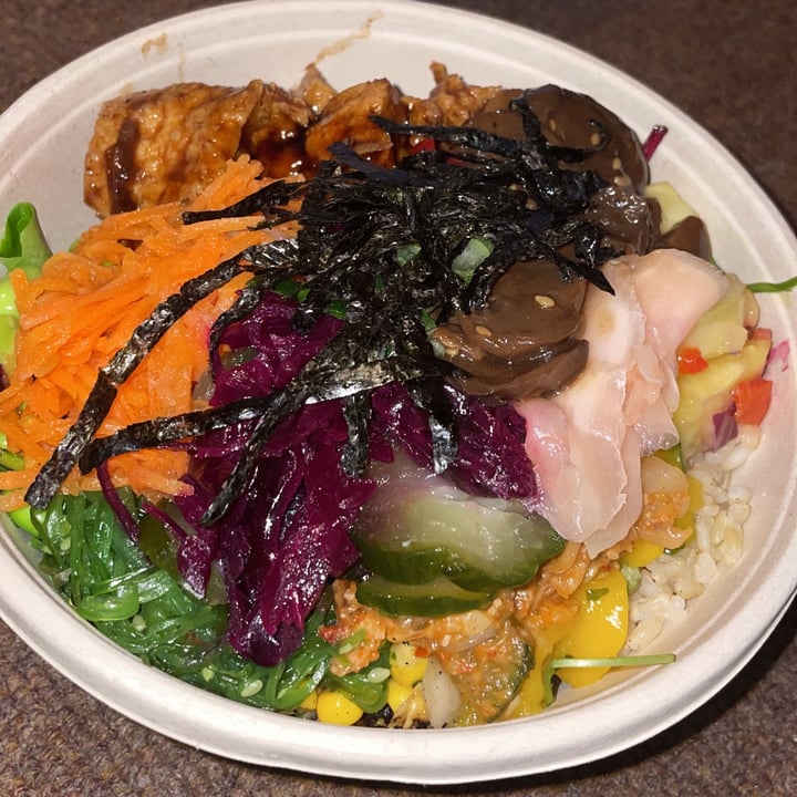photo of Island Poké Camden Build Your Own Teriyaki Tofu Bowl shared by @coffeecat on  20 Feb 2023 - review