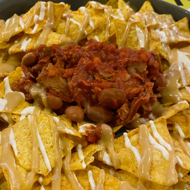 photo of Impact Food nachos con chili e salse shared by @giuliaghil on  07 Feb 2023 - review