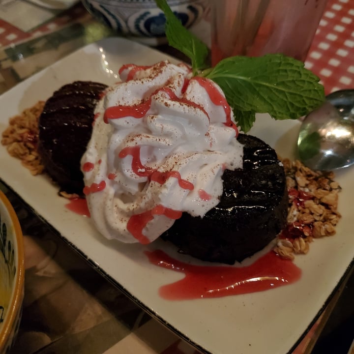 photo of Veggie 4 love Chocolate Molten Cake with Chocolate Ice Cream shared by @moosewong on  09 Jun 2023 - review
