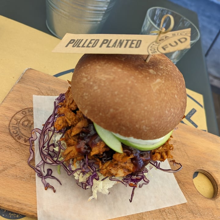 photo of FUD pulled planted shared by @plonix on  04 May 2023 - review