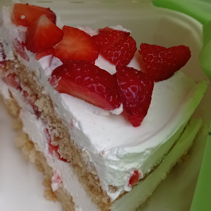 photo of O Grin Torta alle fragoline di bosco e panna shared by @vegale15 on  21 Apr 2023 - review
