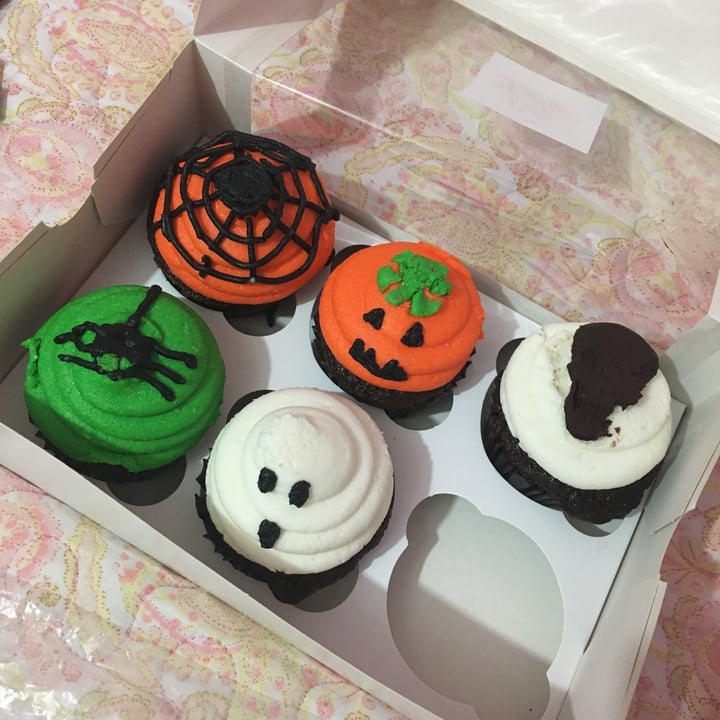 photo of Peace of Cake Cupcakes shared by @jatzi on  24 Dec 2022 - review