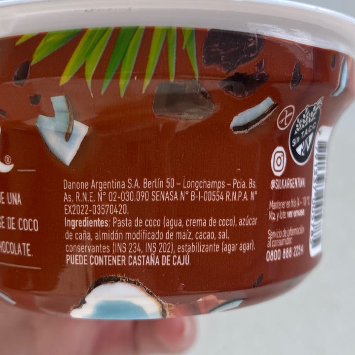 photo of Silk Almondmilk Coconut Chocolate Yogurt Alternative shared by @veggihallows on  14 Jan 2023 - review