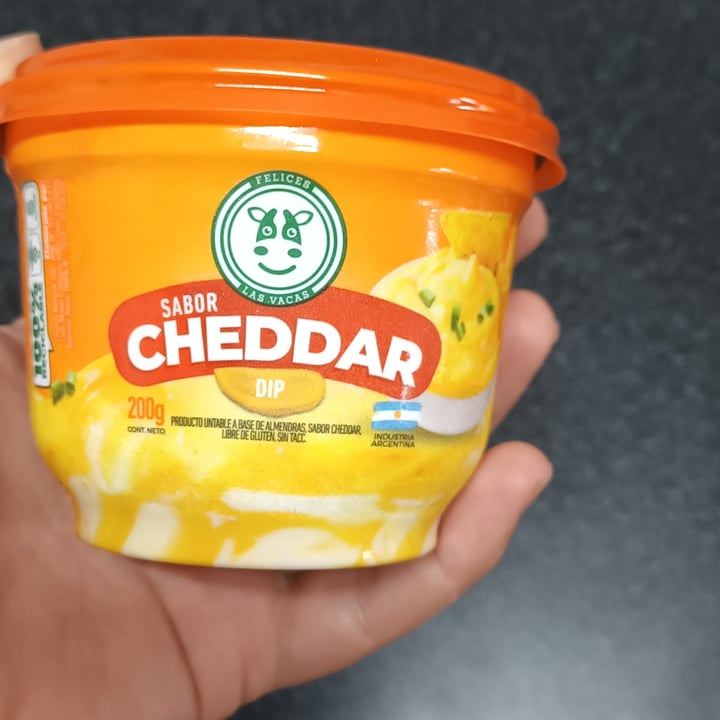 photo of Felices Las Vacas Untable de Almendras Sabor Cheddar shared by @klemosgg on  13 Jul 2023 - review