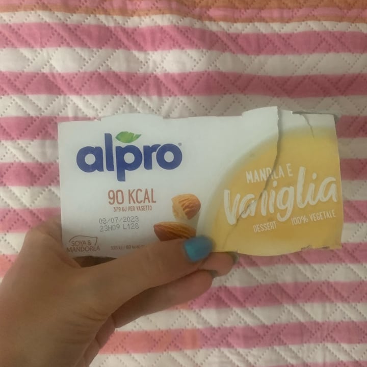photo of Alpro Alpro dessert mandorla e vaniglia shared by @tiziana79 on  14 Jun 2023 - review