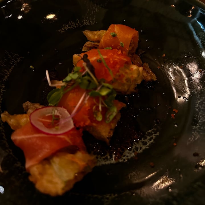 photo of NORI WAY Fiori di zucca Con Tonno E Salmone shared by @michellemare on  02 May 2023 - review