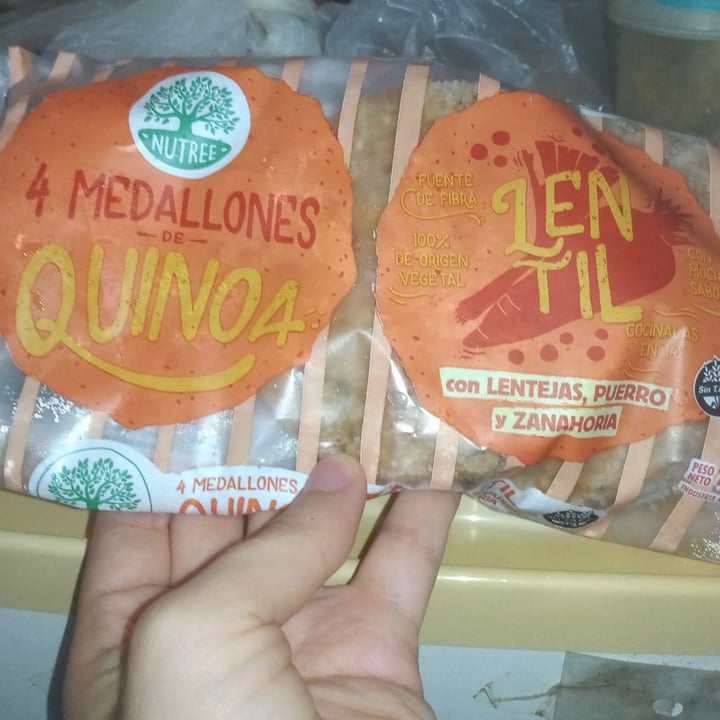 photo of Nutree Medallones de Quinoa Lentil con Lenteja, Puerro y Zanahoria shared by @marlenekeila28 on  04 Apr 2023 - review