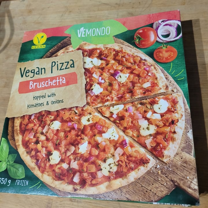 photo of Vemondo  Vegan Pizza Bruschetta shared by @happens on  01 Mar 2023 - review