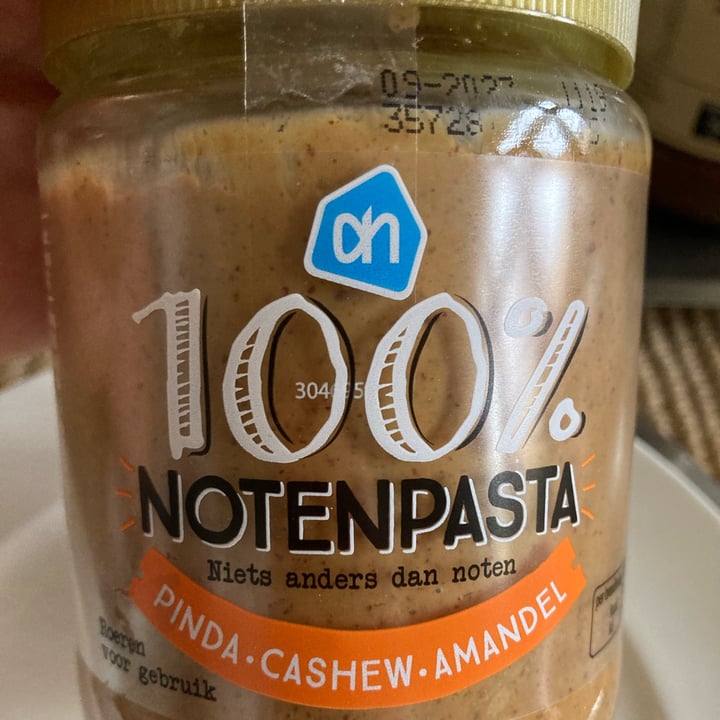 photo of Albert Heijn AH 100% Notenpasta pinda cashew shared by @alejandrapen on  24 Mar 2023 - review