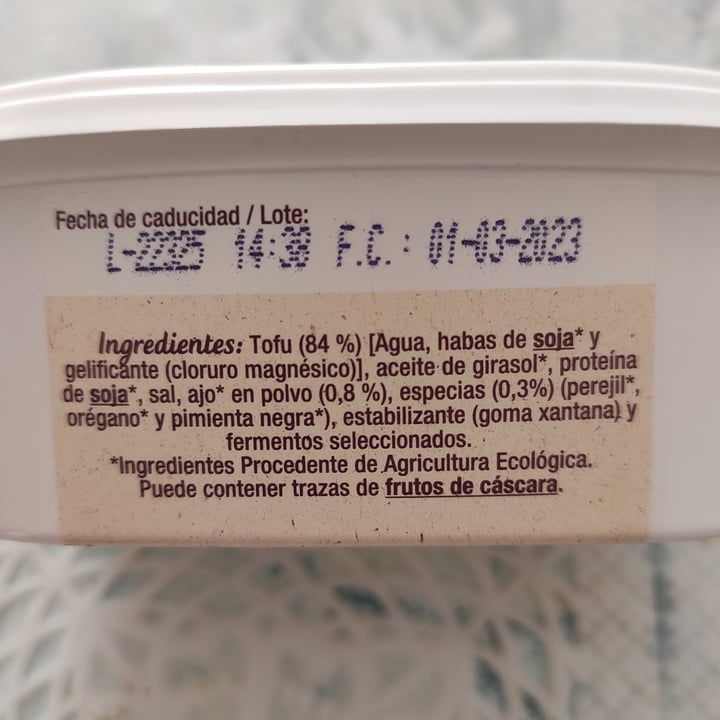 photo of Auchan Bio Untable de tofu, ajo y finas hierbas shared by @j8se35 on  05 Feb 2023 - review
