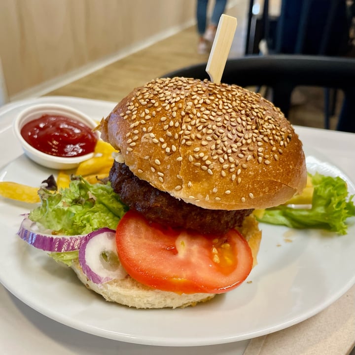 photo of IKEA Plant based balls & burger shared by @colorfulvegan on  29 May 2023 - review