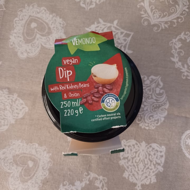 photo of Vemondo vegan dip with red kidney beans & onion shared by @daniteo on  18 Jan 2023 - review