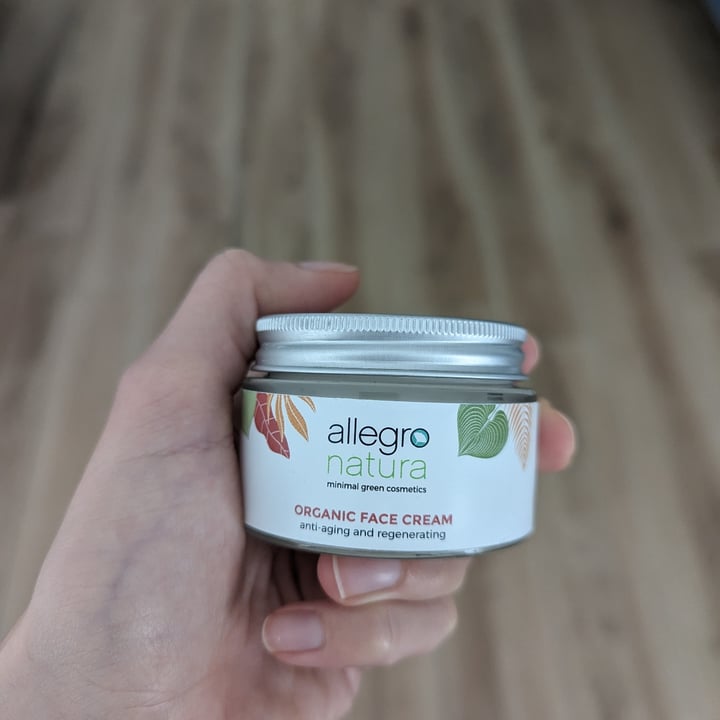 photo of Allegro Natura organic face cream shared by @adelegraziani on  19 Apr 2023 - review