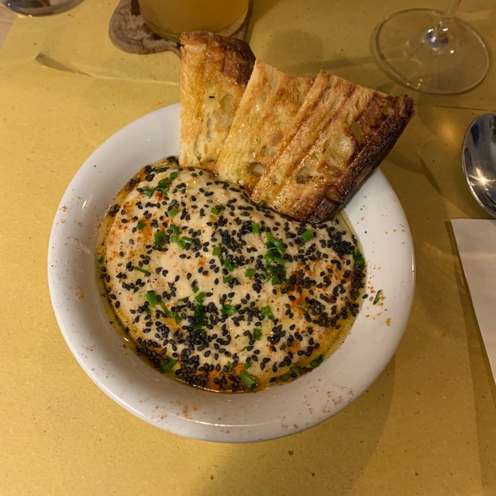 photo of Pestapepe Hummus di ceci e crostini shared by @mirtylicious on  31 Mar 2023 - review