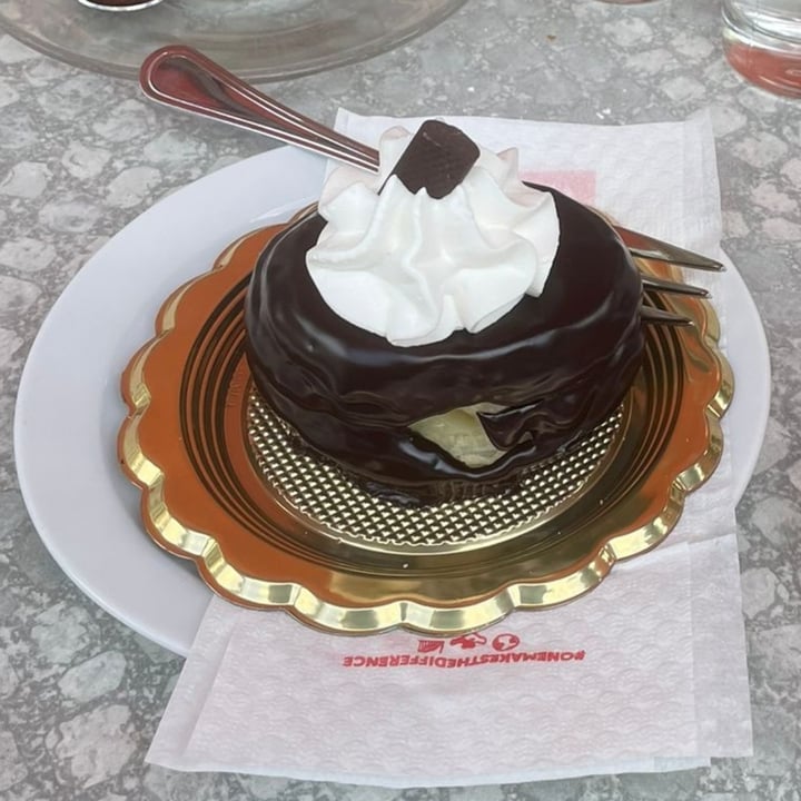 photo of Pasticceria Nilo's di Poletti e Spadoni Monoporzione crema, cioccolato e panna shared by @noxus on  28 May 2023 - review
