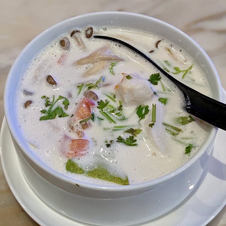 photo of Bangkok Jam Great World City Vegan Coconut Tom Yum Soup shared by @xinru-t on  28 Feb 2023 - review