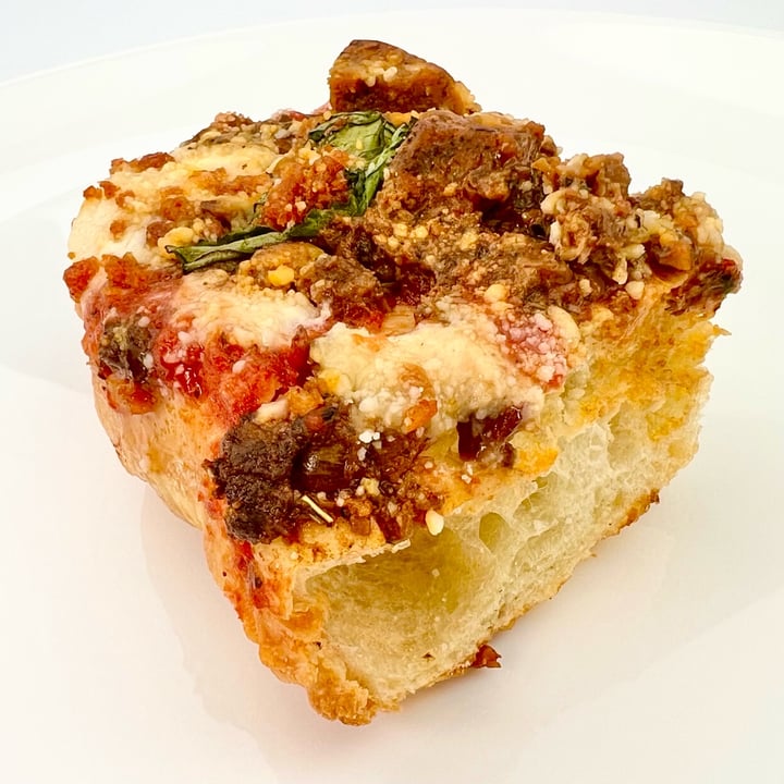 photo of Virtuous Pie Be My Lover Detroit Style Pizza shared by @pdxveg on  02 Feb 2023 - review