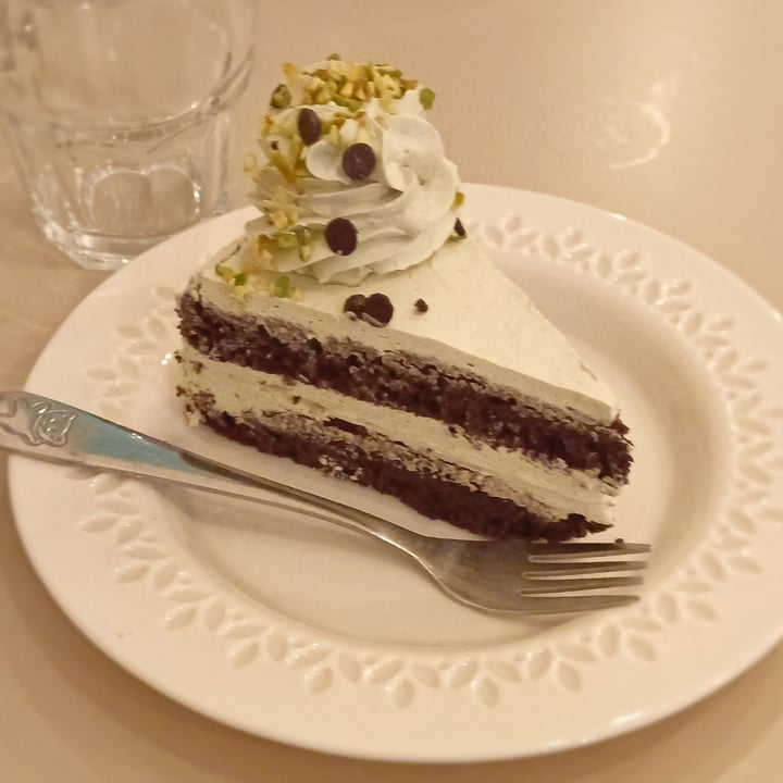 photo of Coccodi Dolce e Salato Cagliari torta cioccolato e pistacchio shared by @hellnymph on  31 Mar 2023 - review