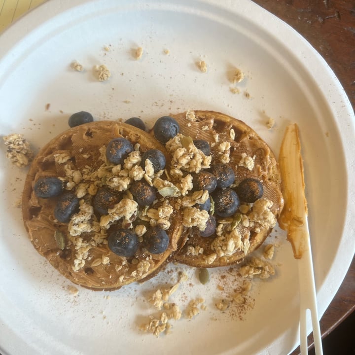 photo of Nature’s Path Organic Pumpkin Spice Waffles shared by @annielufkin on  15 Jan 2023 - review