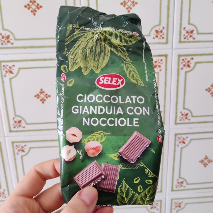photo of Selex Cioccolato Gianduia Con Nocciole shared by @croissantdeluune on  09 Mar 2023 - review