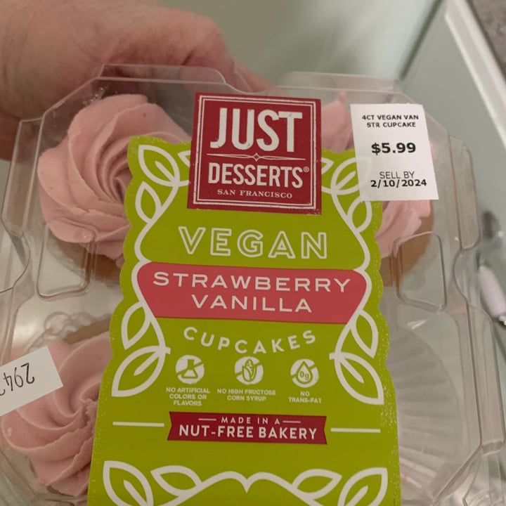 photo of Just Desserts San Francisco Vegan Strawberry Vanilla Cupcakes shared by @onehungryvegan on  28 Mar 2023 - review