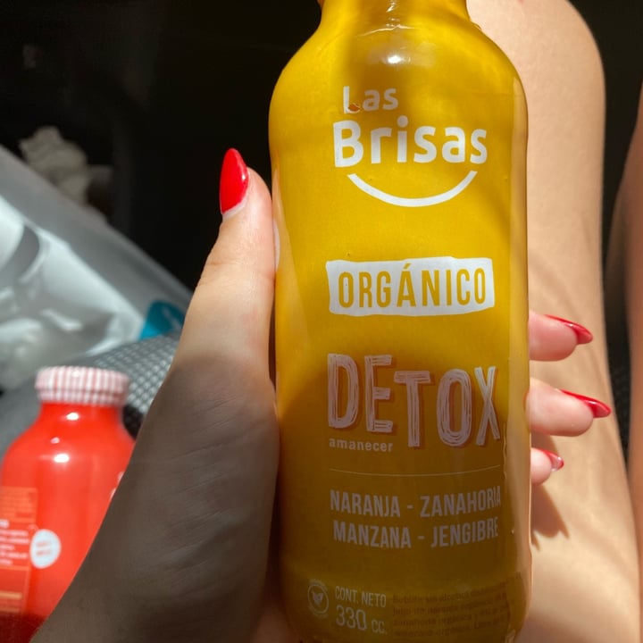 photo of Las brisas jugo orgánico detox (naranja-zanahoria-manzana-jengibre) shared by @delfinamac on  31 Dec 2022 - review