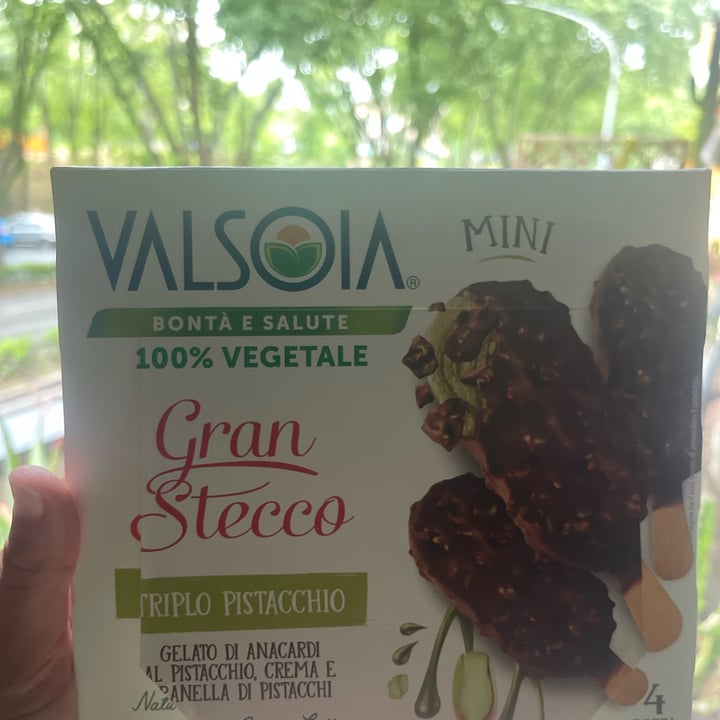 photo of Valsoia Gelato gran stecco triplo Pistacchio shared by @loveg on  18 May 2023 - review