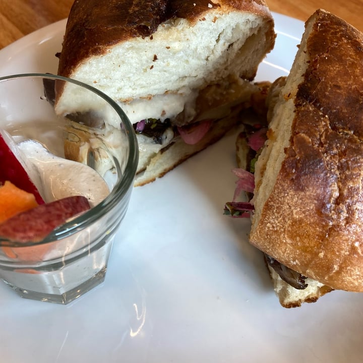 photo of Sampa Sandwich de Girgolas shared by @anavegar on  25 Jun 2023 - review
