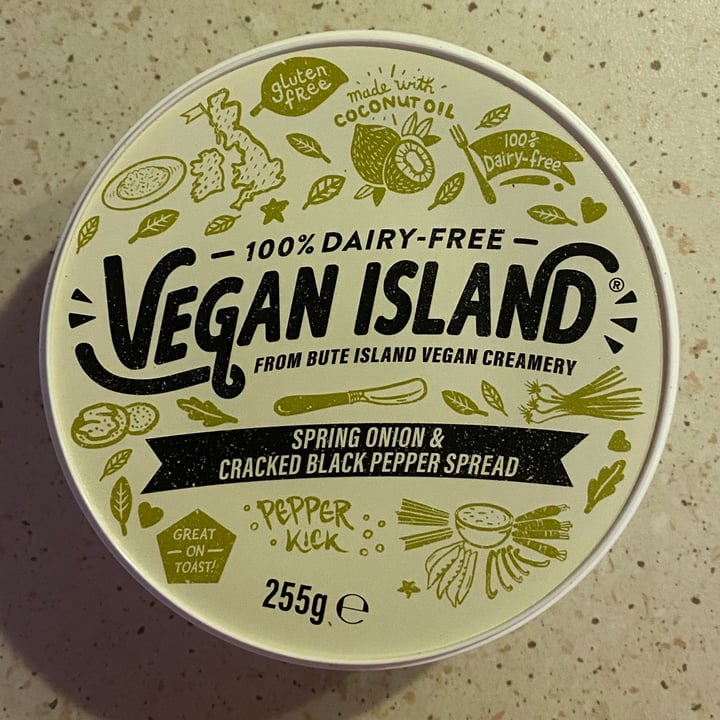 photo of Vegan island Spring onion & cracked black pepper spread shared by @gigei on  13 Aug 2023 - review