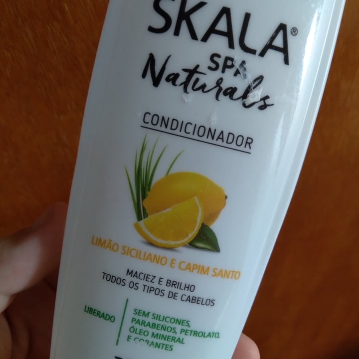 photo of Skala Condicionador SPA Naturals Limão Siciliano e Capim Santo shared by @laarads on  13 Feb 2023 - review