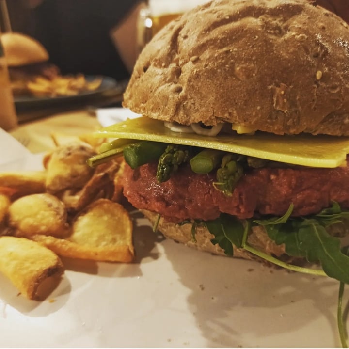 photo of Helmut Pub Bun vegano shared by @ross1992 on  28 May 2023 - review