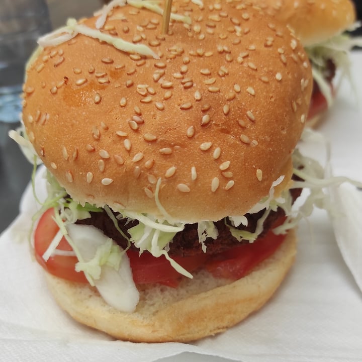 photo of Mel Vegan Fast Food (Castillo) Hamburguesa shared by @veganjumjum on  24 Jan 2023 - review