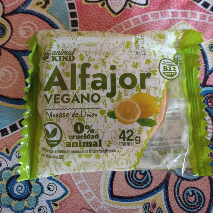 photo of Animal kind Alfajor Vegano Mousse de Limon shared by @emilcesq on  02 Feb 2023 - review