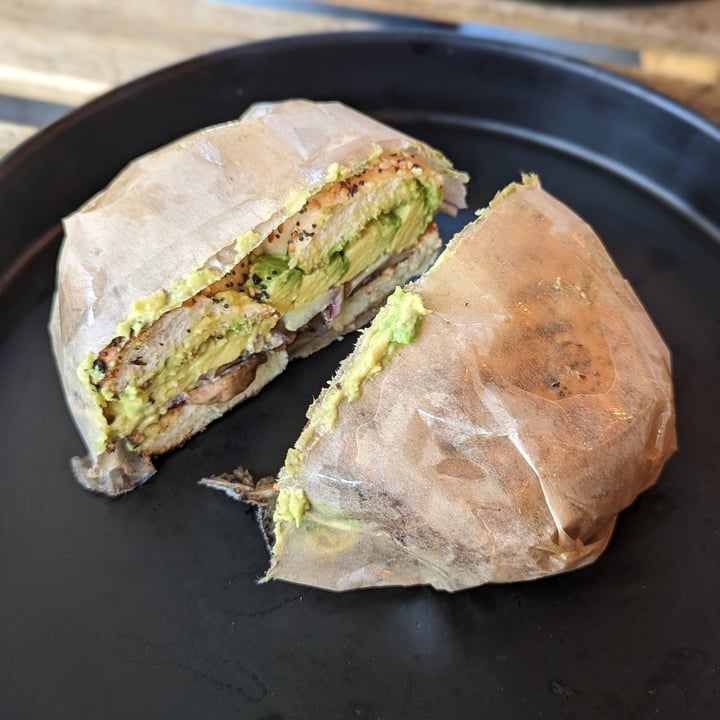 photo of Brooklyn Bagel BYO (Build Your Own) Bagel shared by @laurakantor22 on  17 May 2023 - review