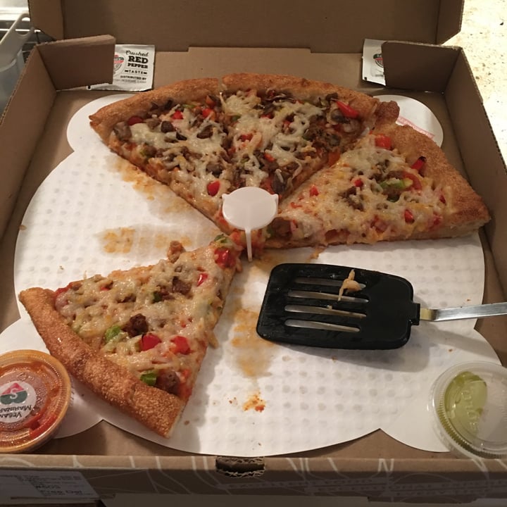 photo of Sarpino's Pizzeria Downers Grove Vegan Italiano Pizza shared by @gloriaabillion on  23 Jun 2023 - review