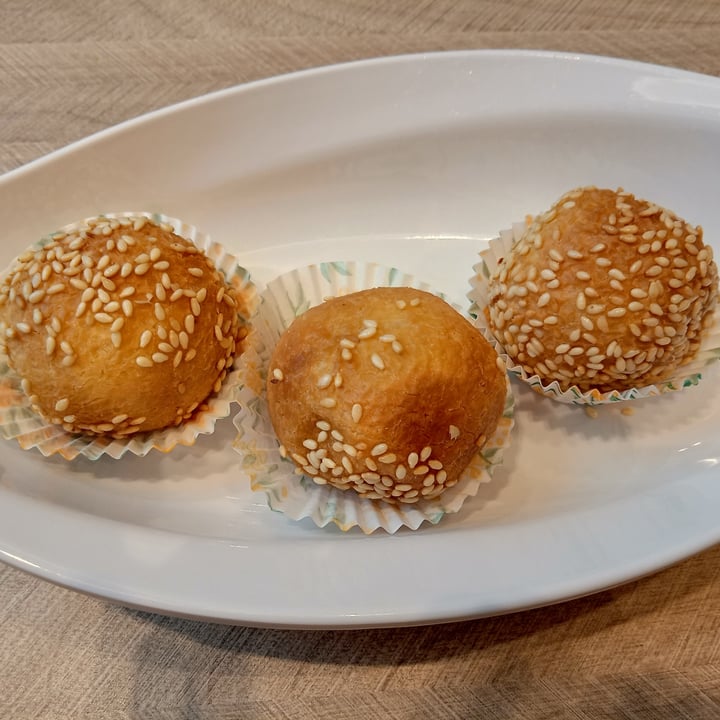 photo of D'life Signature 蔬品軒 Fried Sesame Ball shared by @veganspicegirl on  29 Jan 2023 - review