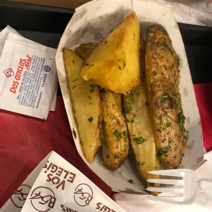 photo of Burger 54 Papas fritas con provezal shared by @lulymiranda on  18 Feb 2023 - review