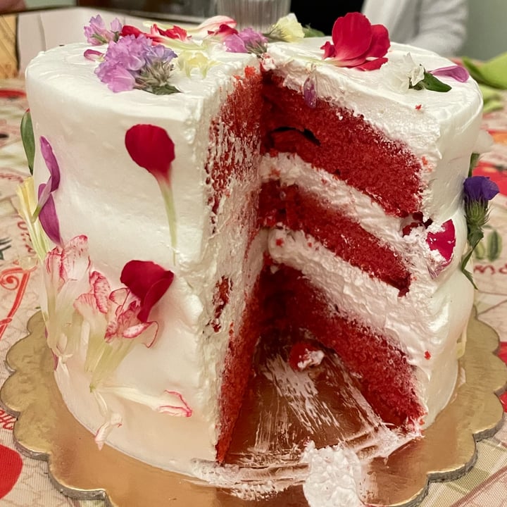 photo of 2Hearts Bakery Red velvet cake shared by @marirubbino on  15 Feb 2023 - review
