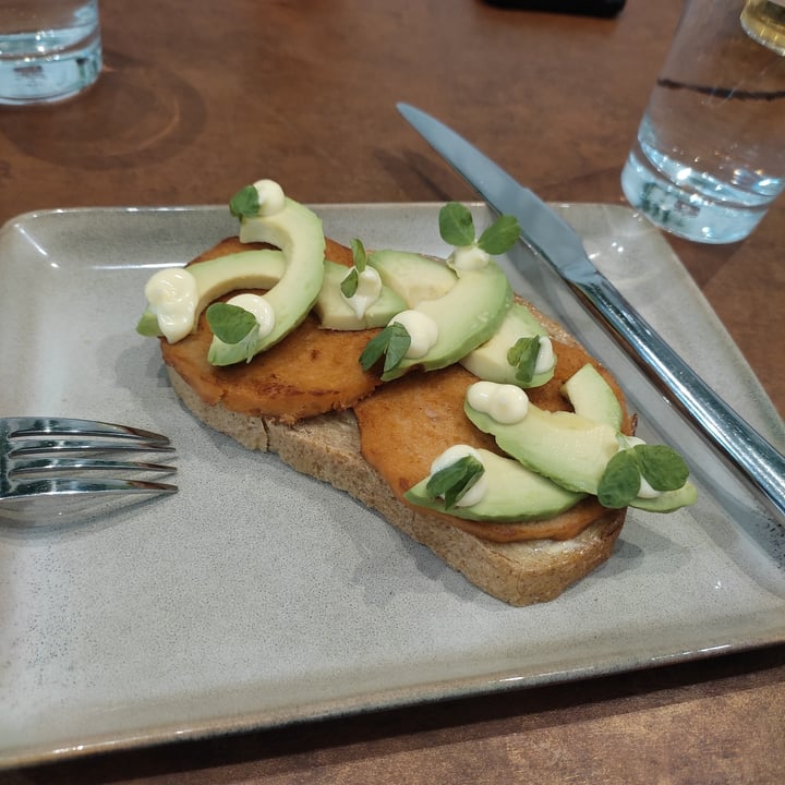 photo of Vine Cafe sourdough avocado shared by @joyintheclouds on  28 May 2023 - review