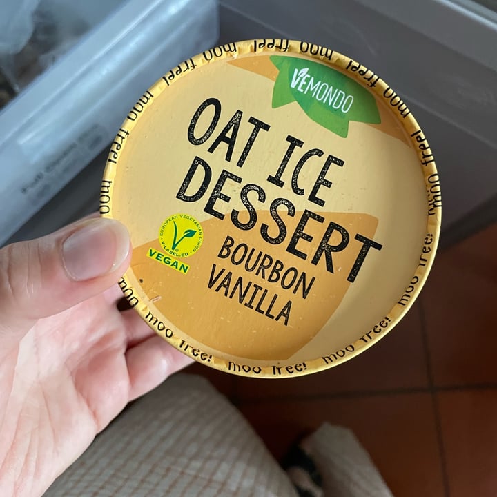 photo of Vemondo Oat ice cream vanilla shared by @chezblanchette on  29 Jun 2023 - review