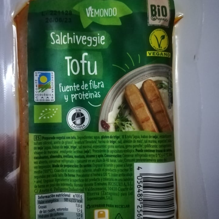 photo of Vemondo Salchiveggie tofu shared by @grilla on  28 Jan 2023 - review