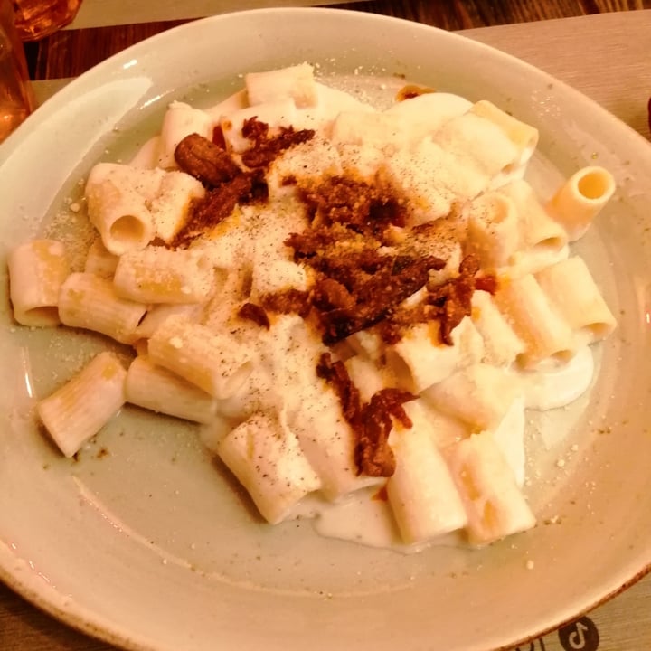 photo of Rifugio Romano mezzemaniche alla gricia vegan shared by @anthe on  06 Feb 2023 - review