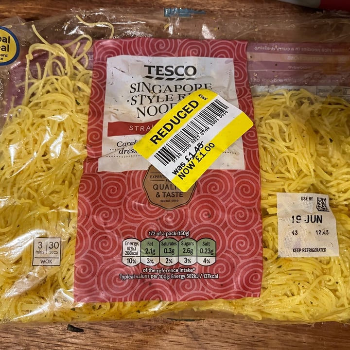 photo of Tesco Singapore style rice noodles shared by @marruiz on  16 Aug 2023 - review