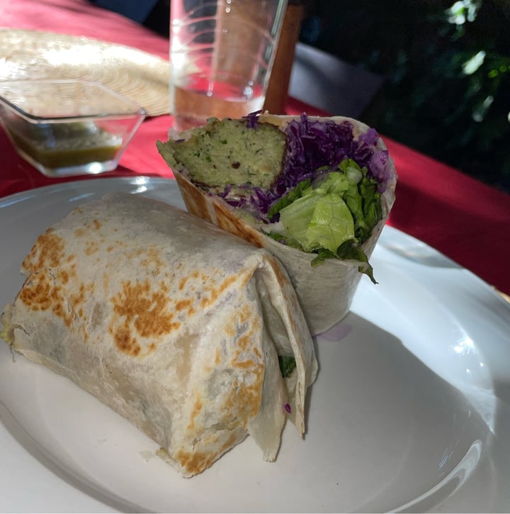 photo of Casita Eco-Vegana de Zihuatanejo (Cooperativa) Burrito de falafel shared by @anaisalazarayala on  05 Jan 2023 - review