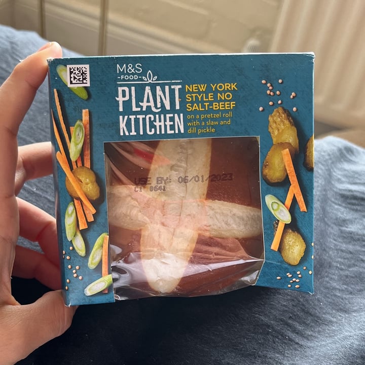 photo of Plant Kitchen (M&S) New York Style No Salt-Beef shared by @gabriellademartino on  05 Jan 2023 - review